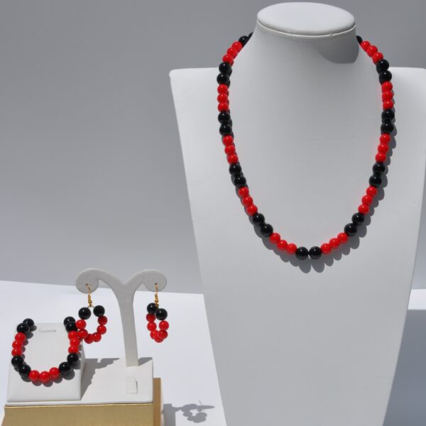 Siyah Turmalin ve Kırmızı Kuvars Doğal Taş Kolye Bileklik ve Küpe Seti